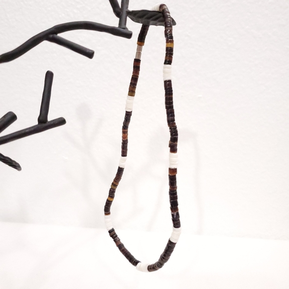 Brown & White PUKA Shell Necklace & Bracelet - Picture 5 of 7